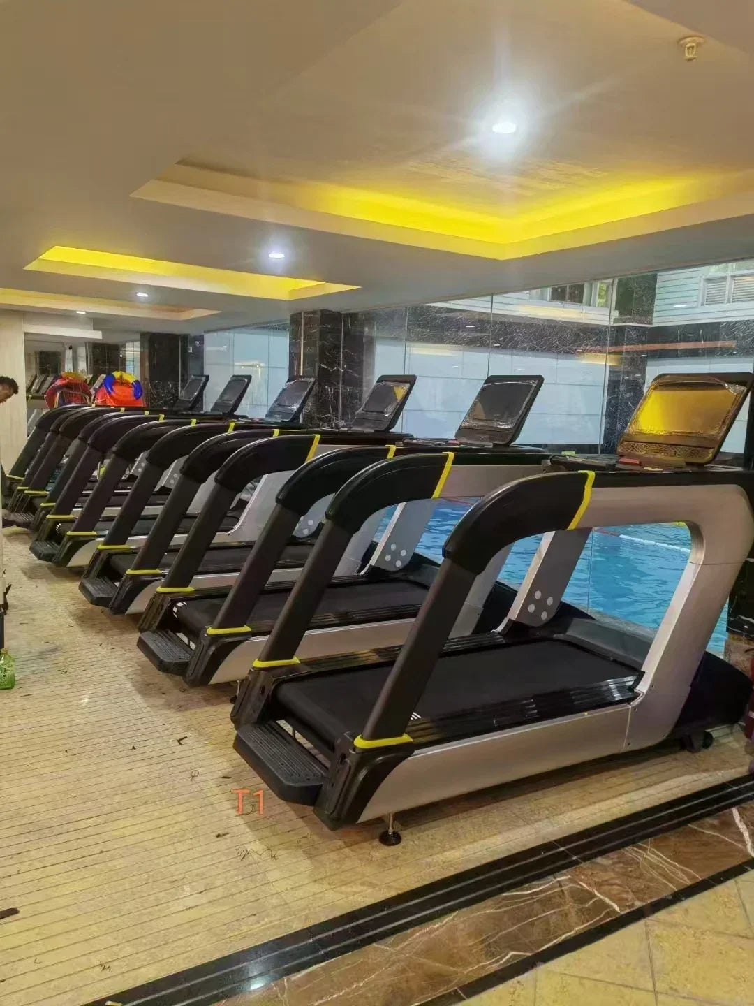 Commercial High Quality Intelligence Treadmill Running Machine Electric Treadmill Gym Sports Fitness Machine - GilloServ