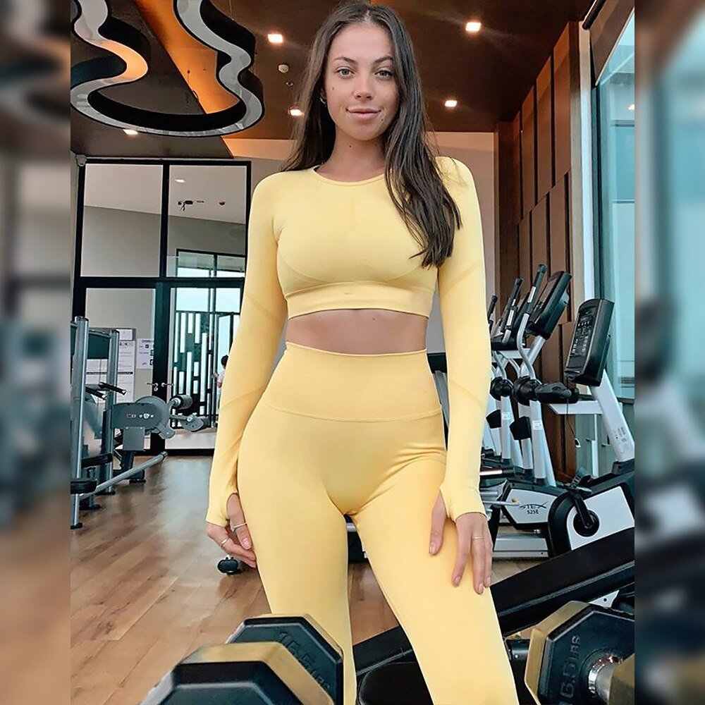New Women Seamless Yoga Suit Two Piece Set - GilloServ
