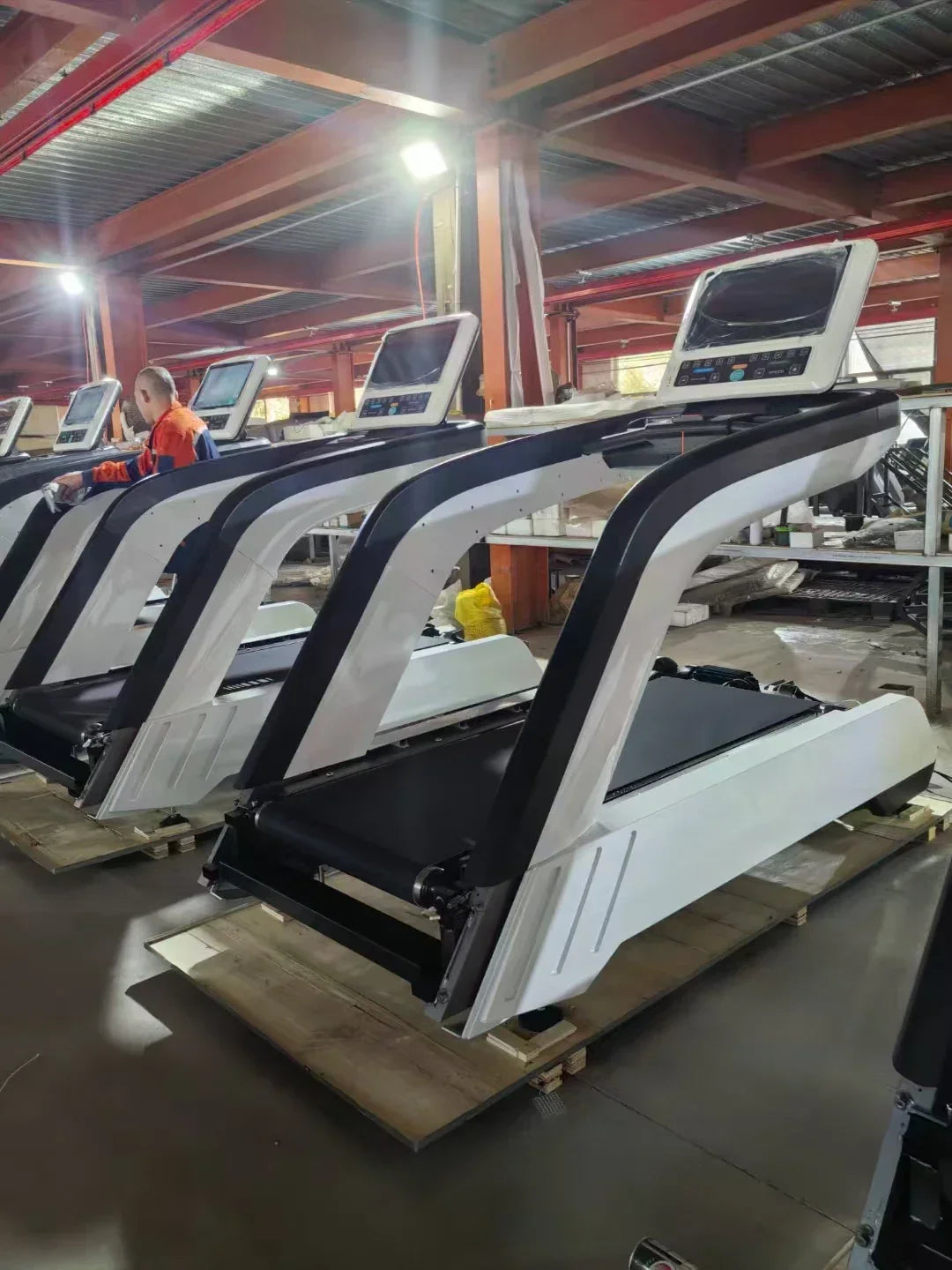 Commercial High Quality Intelligence Treadmill Running Machine Electric Treadmill Gym Sports Fitness Machine - GilloServ