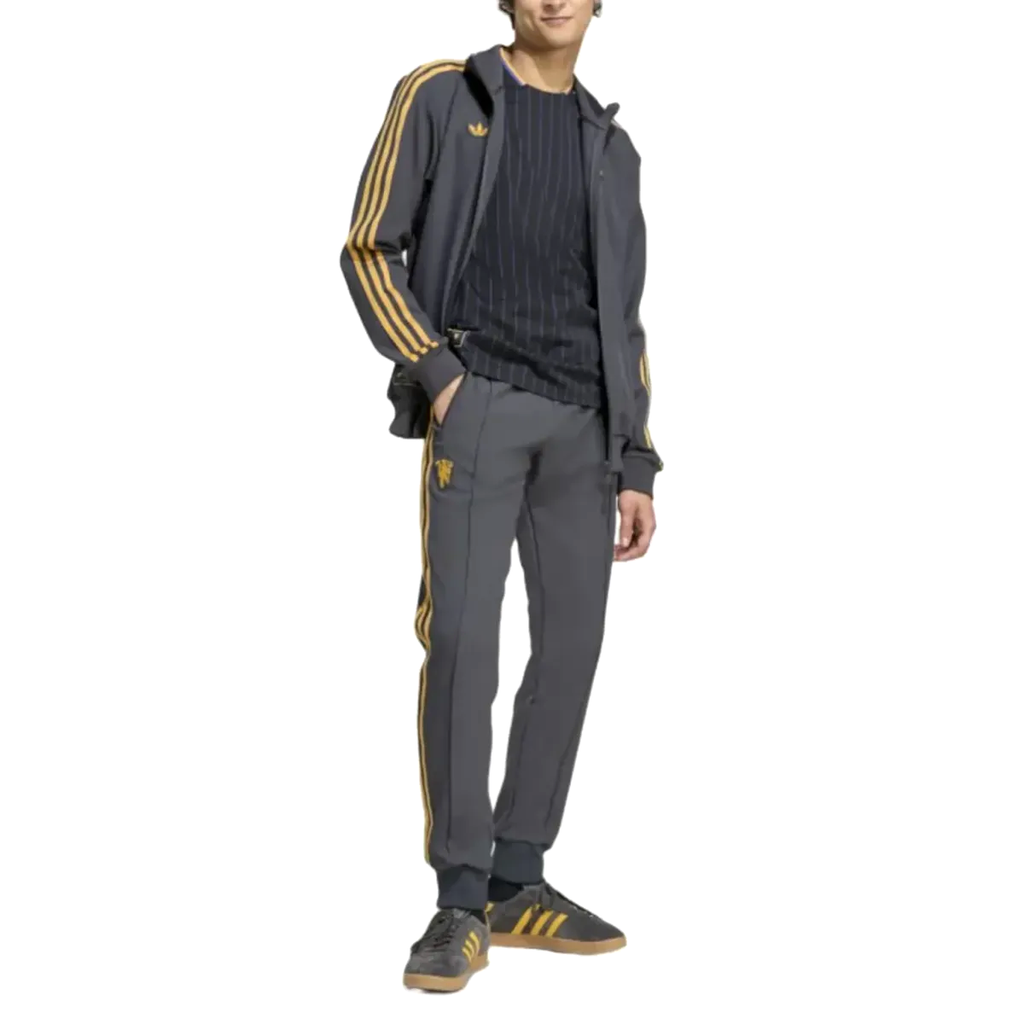 Manchester United Originals casual presentation tracksuit - GilloServ