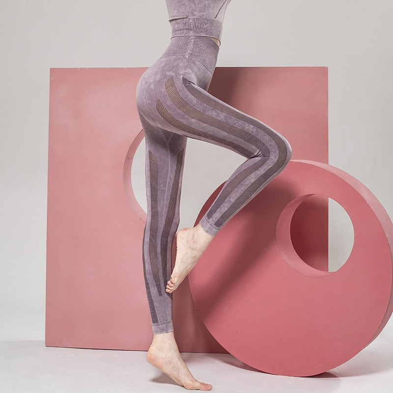 Seamless Sportswear Yoga Set Hollow Out Gym Fitness Tracksuit - GilloServ